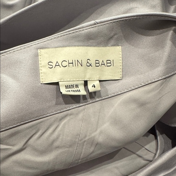 Sachin and Babi BONNIE one shoulder bow sliver gown Sz 4 - Picture 9 of 9